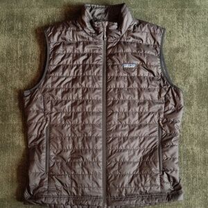 Black Patagonia Nano Puff Primaloft Vest (Large)